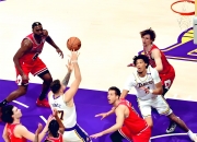 雷火电竞网站-湖人强势公牛，萨博尼斯送出助攻的简单介绍