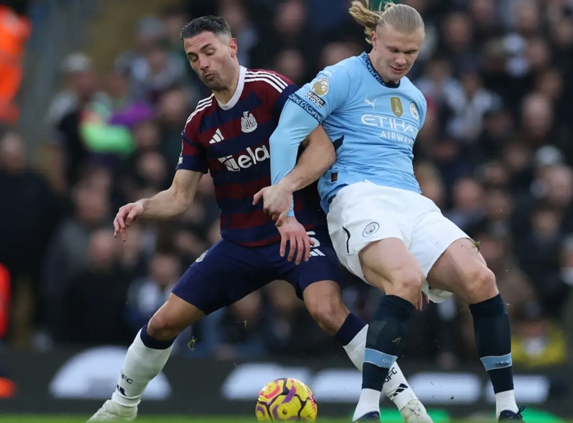 曼城轻取拜仁，内马尔梅开二度欧联杯