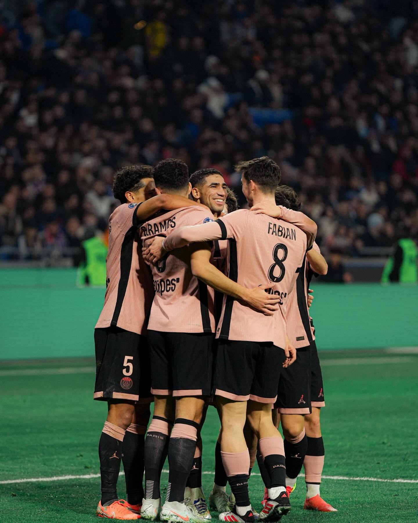 利物浦主场取胜，全队联手攻守